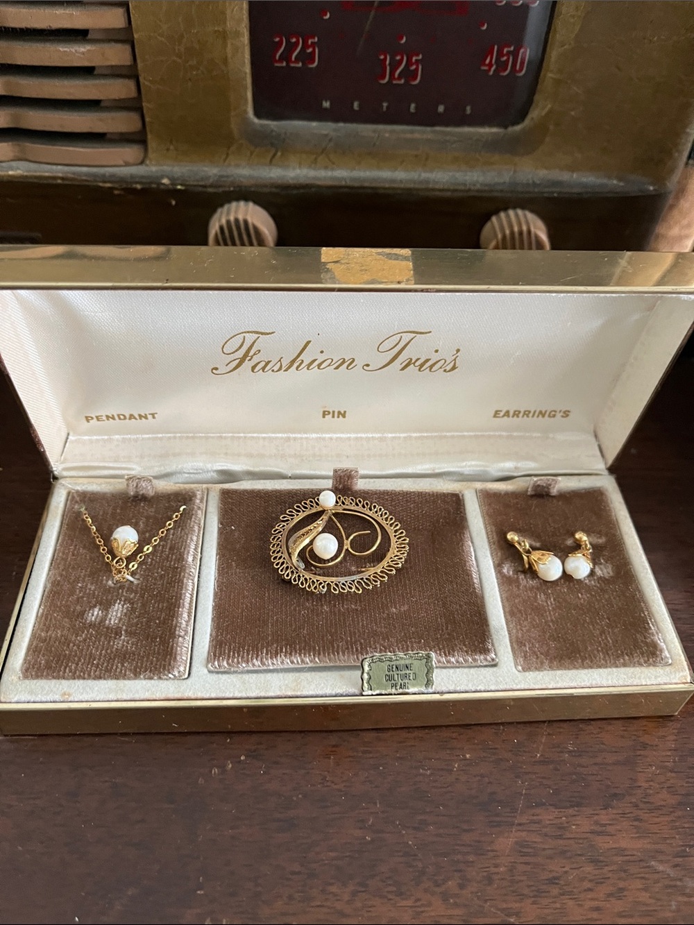 Vintage- pearl fashion trio